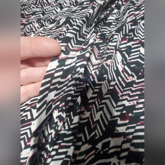 NWOT LARRY LEVINE Magnifique chemisier fluide neuf à motifs délicats - Picture 5 of 7